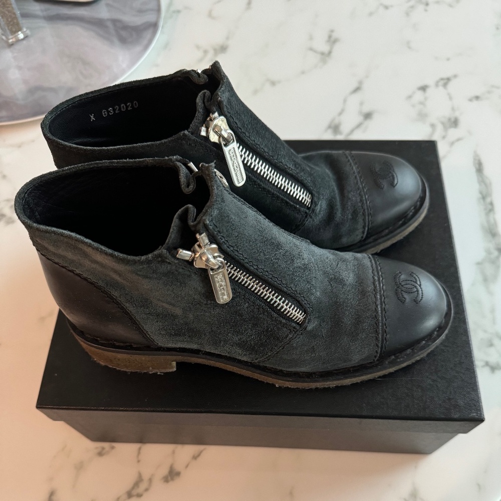CHANEL Interlocking CC Logo Short Boots-Black-Size 39 (9)